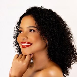 Meet your Posher, Noribel